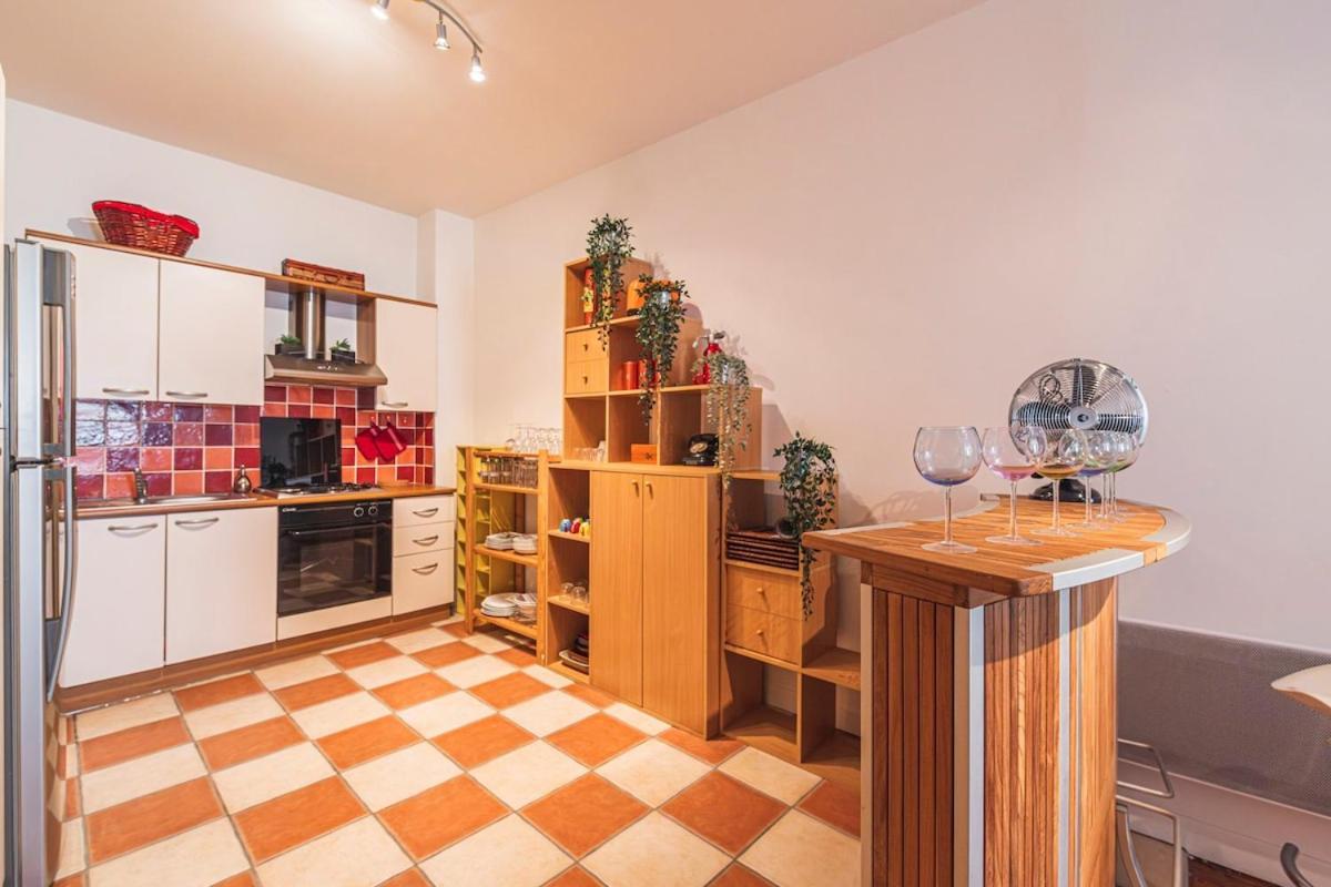 Bar A Bulles - Ancien Comptoir Transforme Villa Reims Eksteriør billede